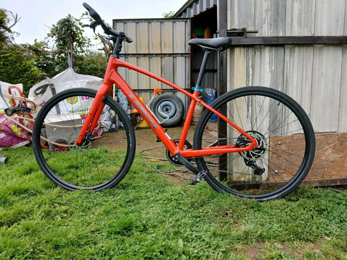 Hybrid Bicycle - Image 4