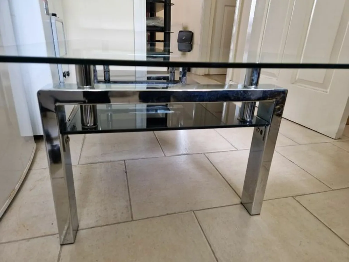 Lovely Glass Coffee Table in New Condition - Image 4