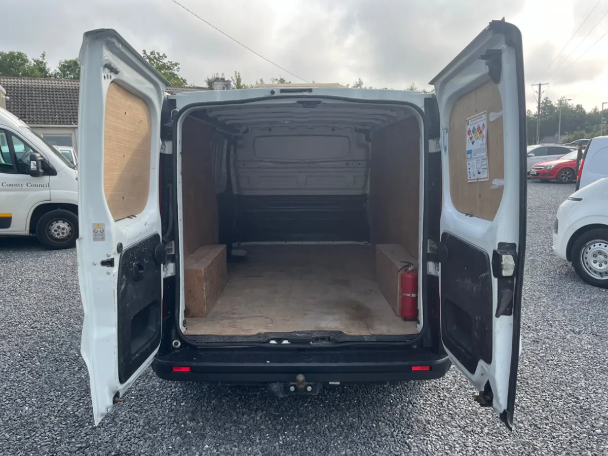 Nissan NV300 LWB 2L Diesel - Image 4