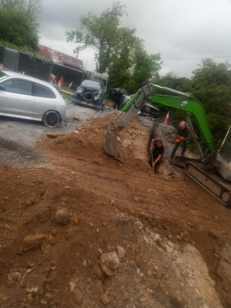 Service garden , landscrap , 3 ton digger - Image 3