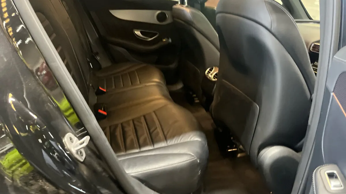 MERCEDES-BENZ EQC 400 AMG LINE PREMIUM 4MATIC - Image 4