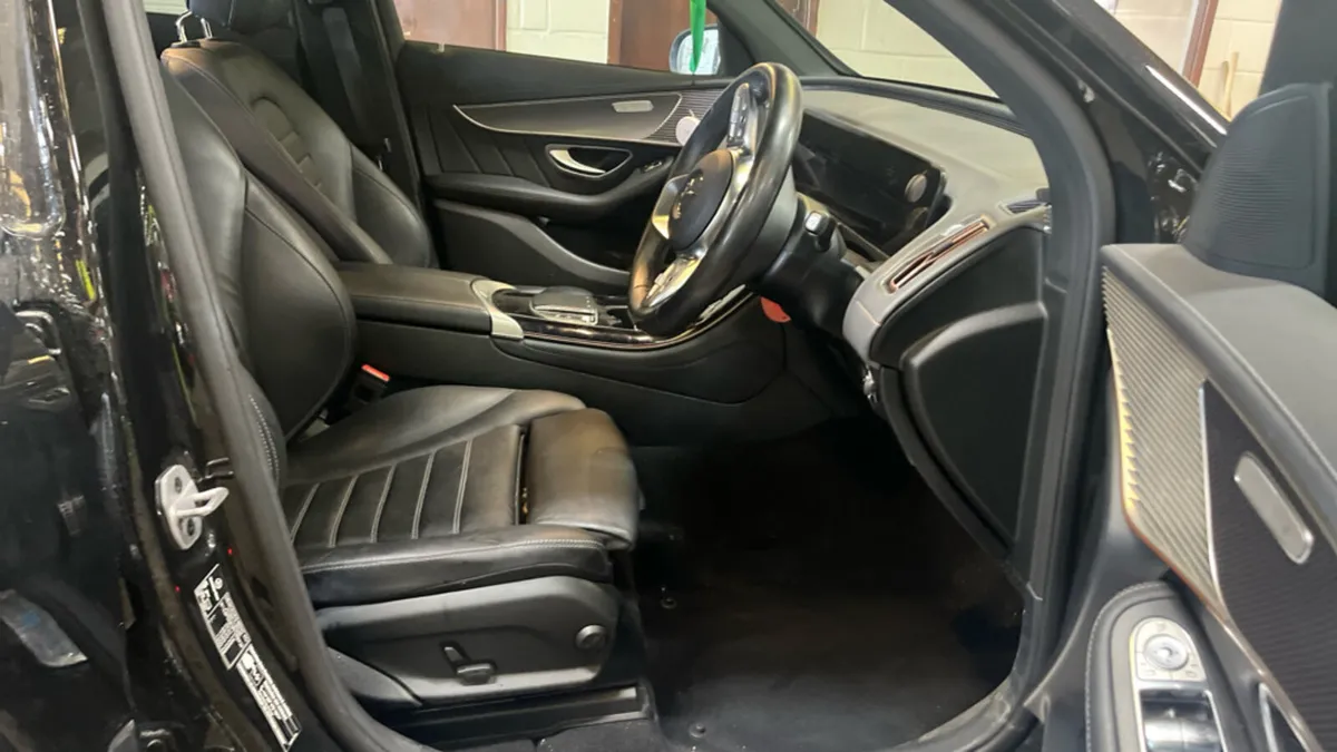 MERCEDES-BENZ EQC 400 AMG LINE PREMIUM 4MATIC - Image 2