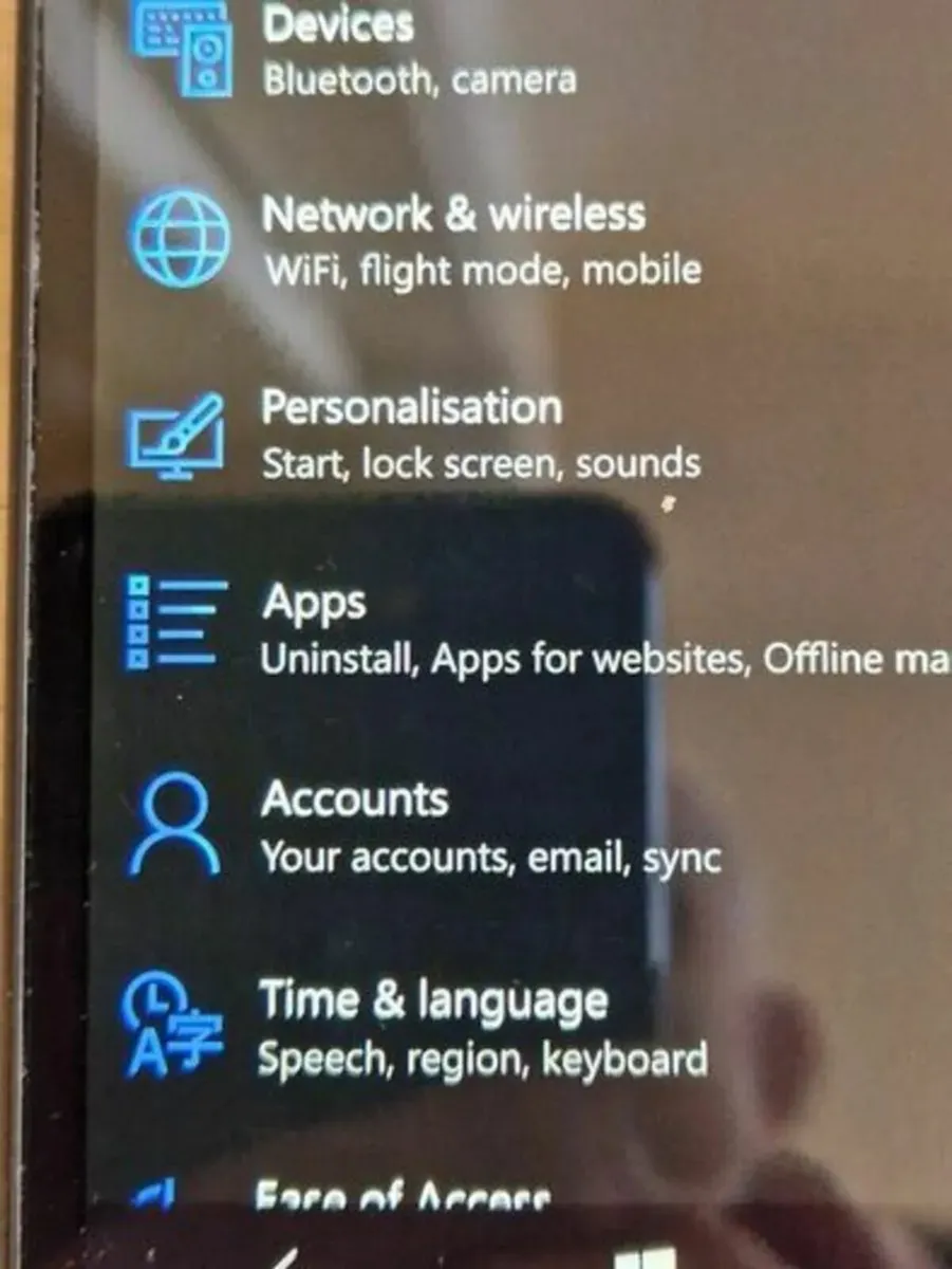 Microsoft Lumia 550, Windows 10 Mobile, 1 GB RAM - Image 4