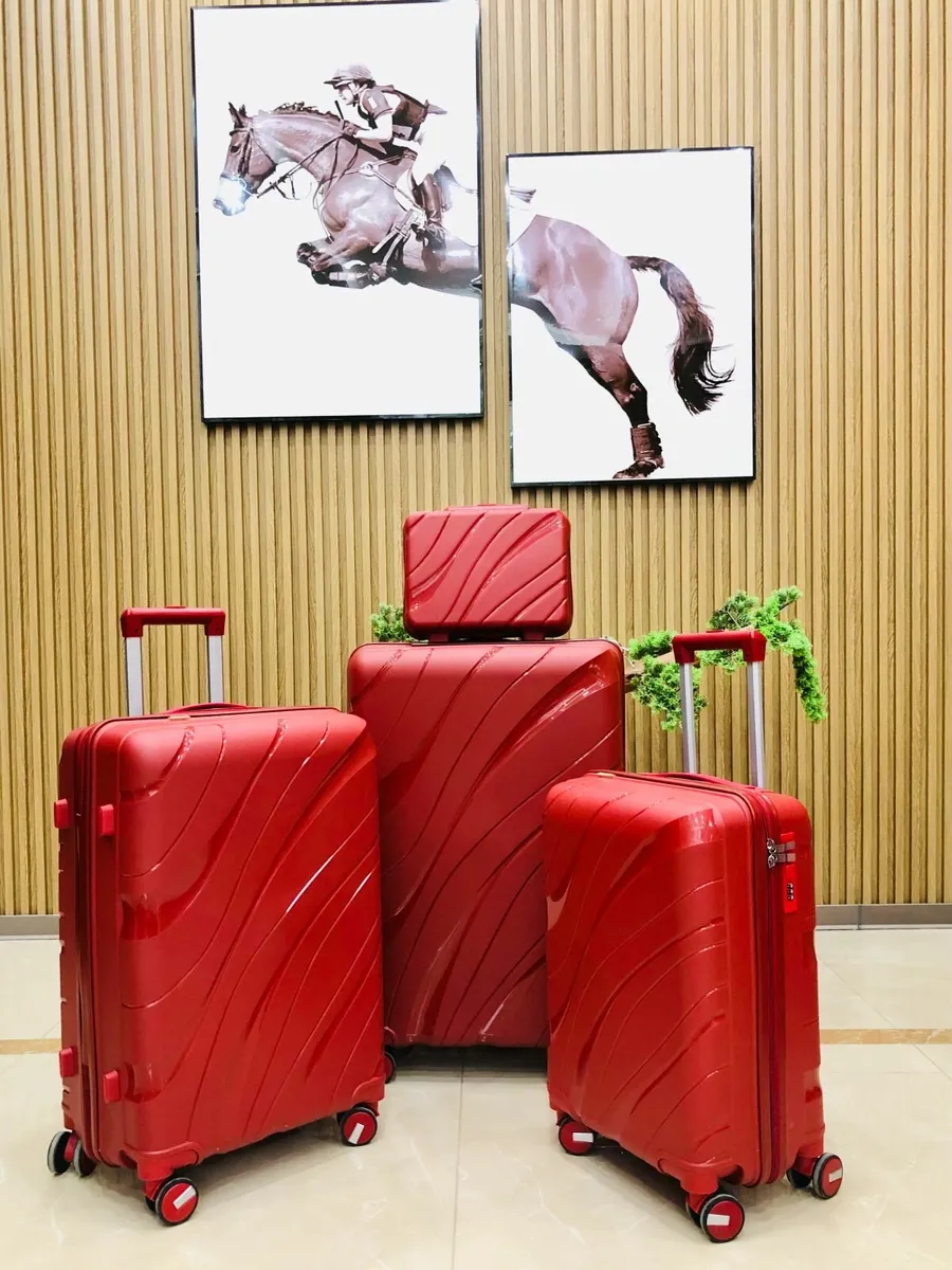 4pcs. set Suitcases. CLERANCE. FREE DELIVERY - Image 3