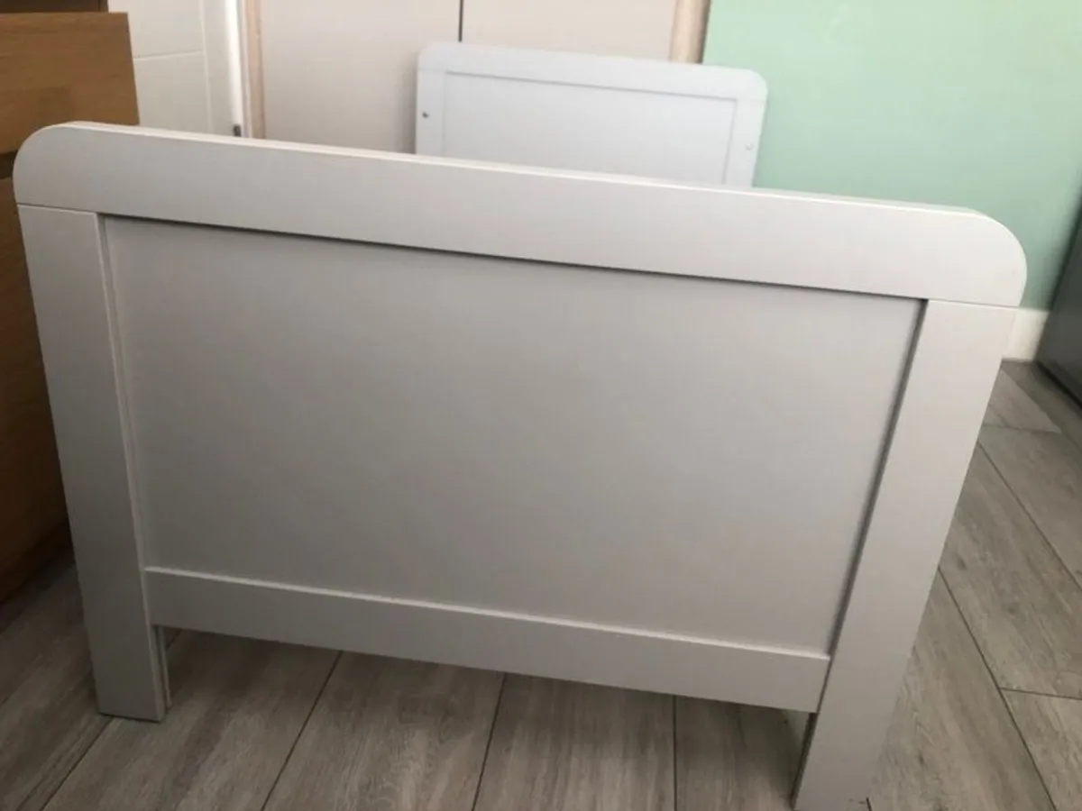 Mamas & papas Heaton Cotbed Grey with mattress - Image 4