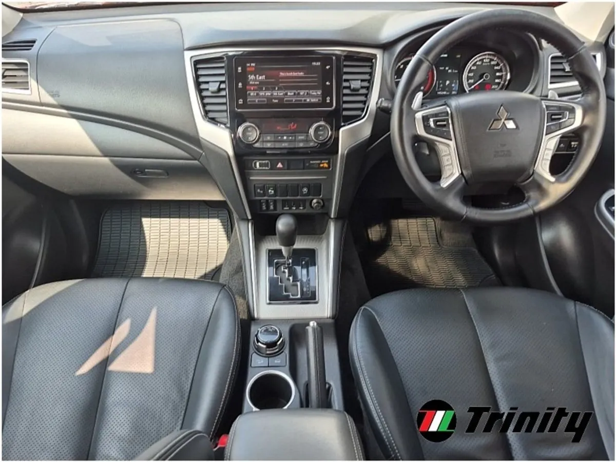 Mitsubishi L 200 2.4d Instyle Auto TOP Spec Trini - Image 2