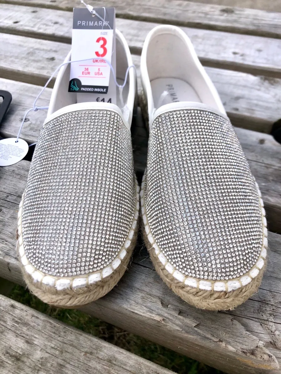 Ladies Casual shoes.Size3 - Image 2