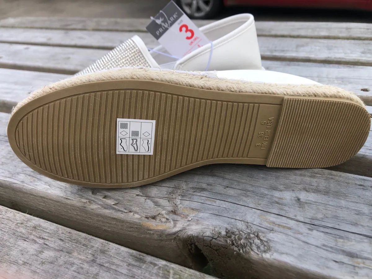 Ladies Casual shoes.Size3 - Image 4