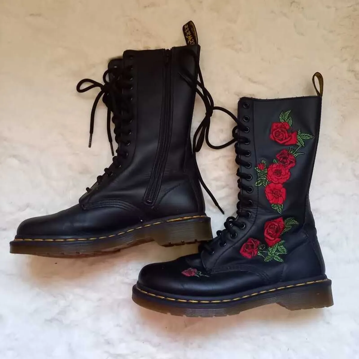 Dr Martens VONDA size 5 - Image 1