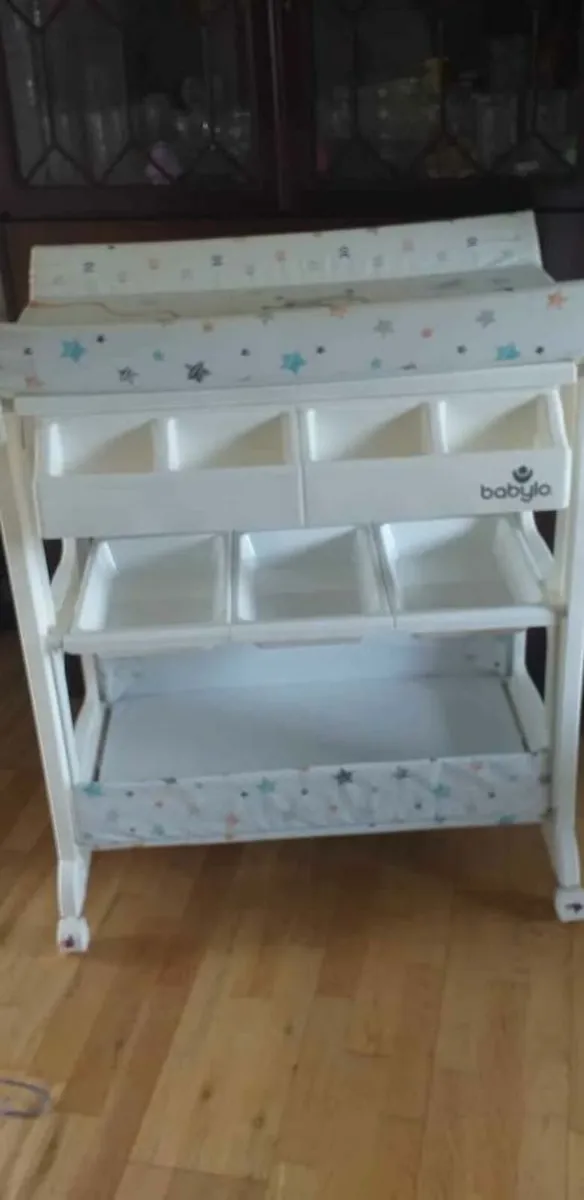 Baby changing unit - Image 1