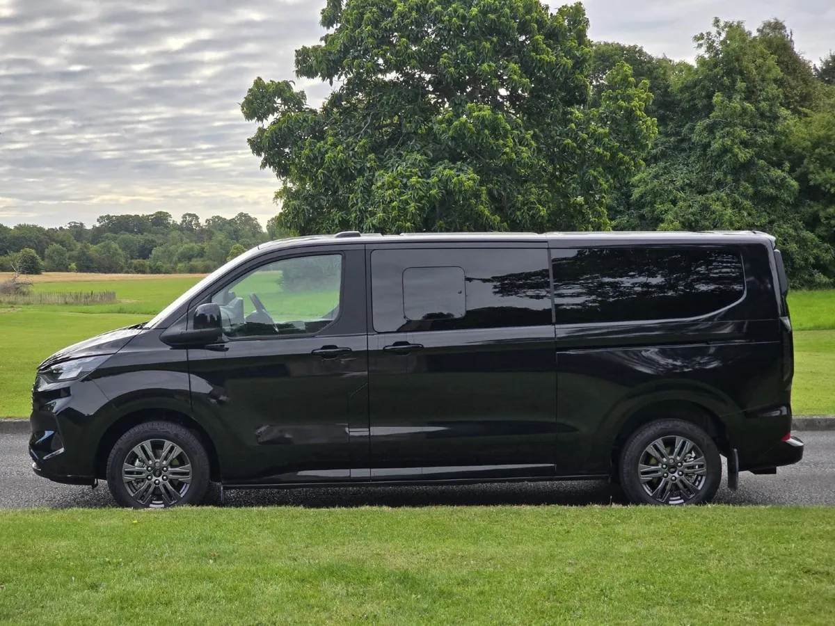 NEW FORD CUSTOM LONG LOW FLOOR WAV - Image 4