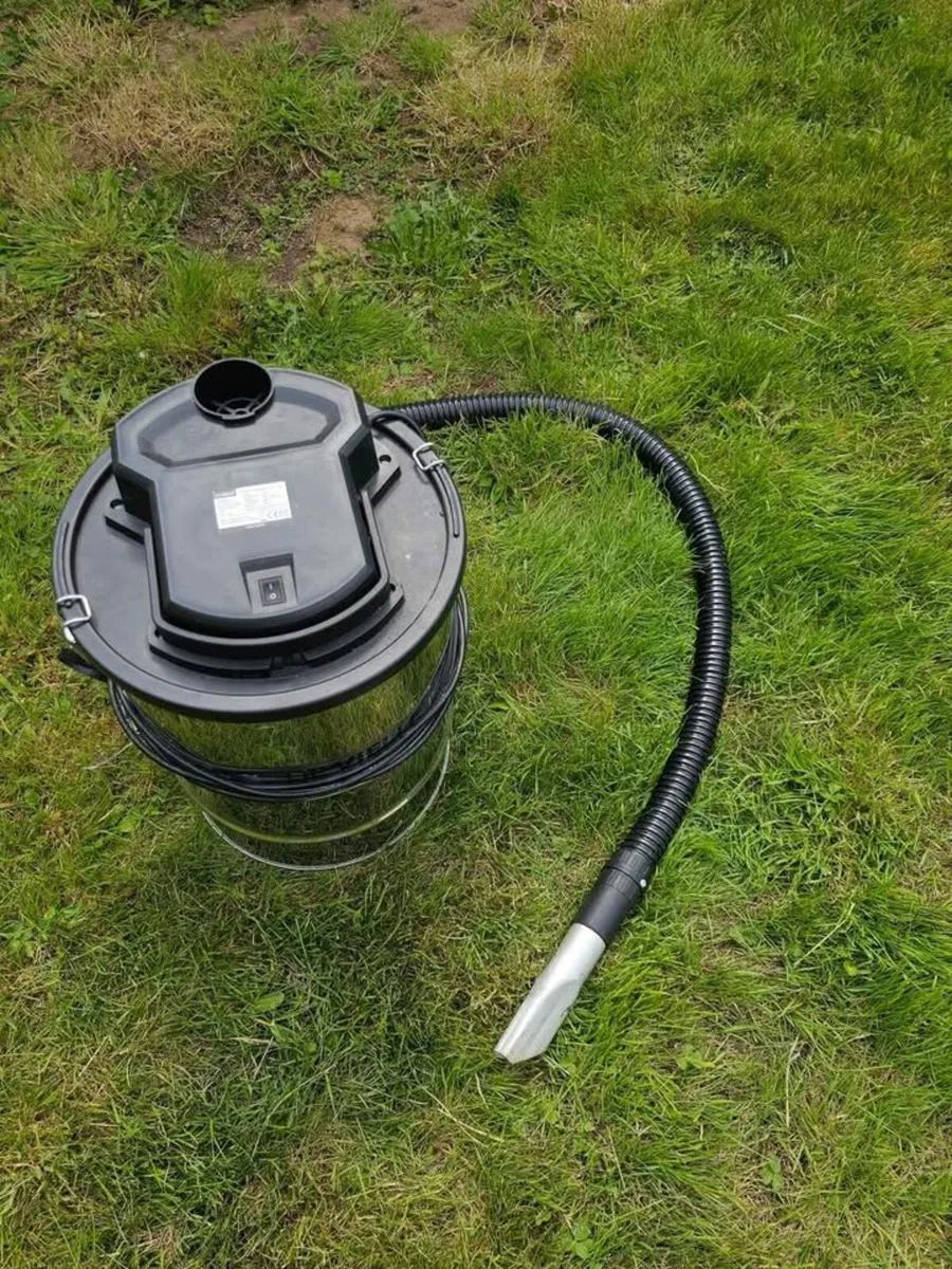 De Vielle chimney hoover - Image 1