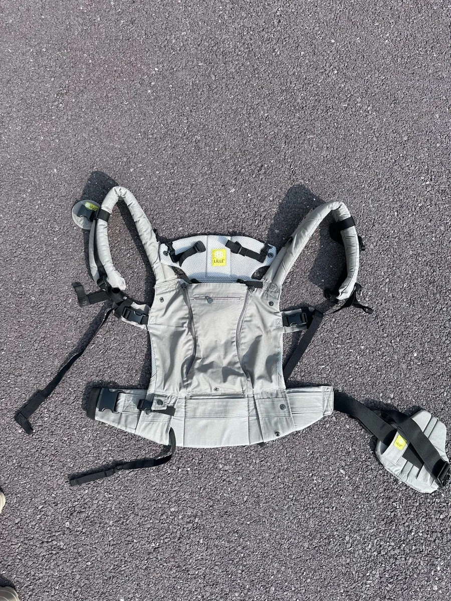 Baby carrier - Image 1
