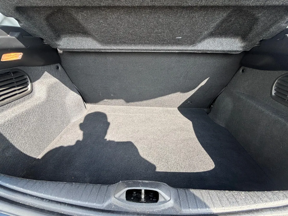 Peugeot 208 2017 - Image 3