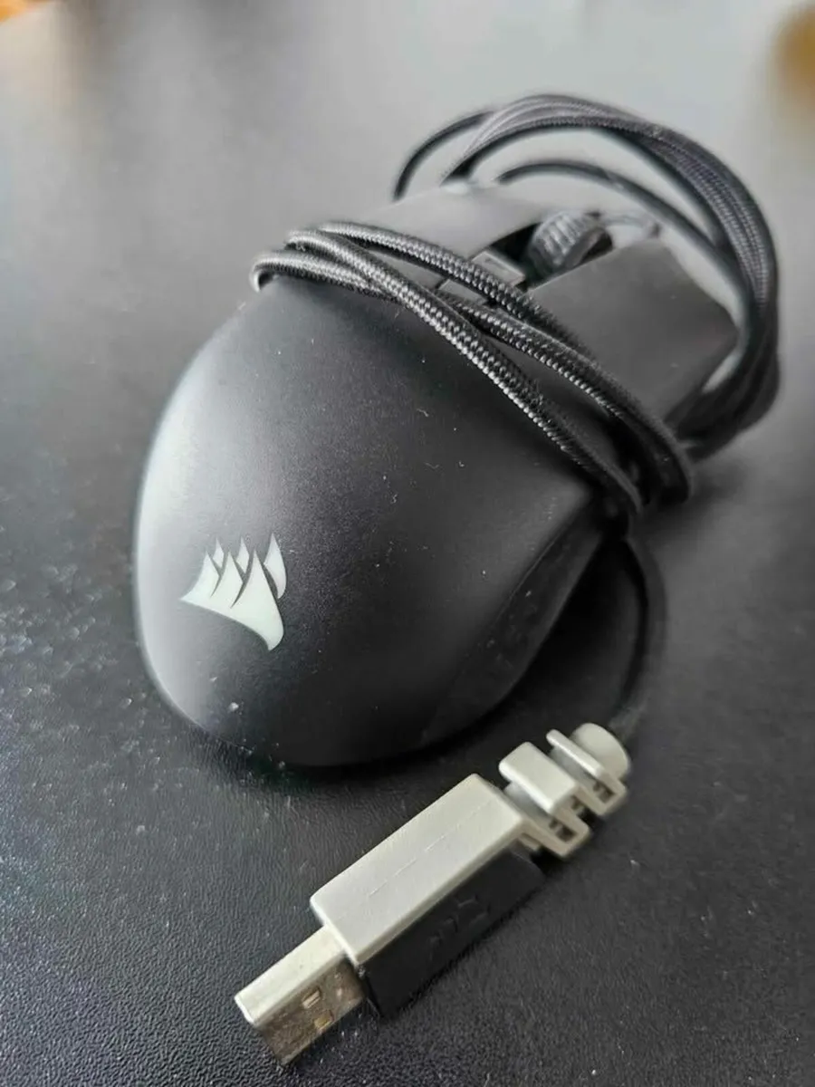 Corsair Harpoon RBG gaming mouse - Image 1