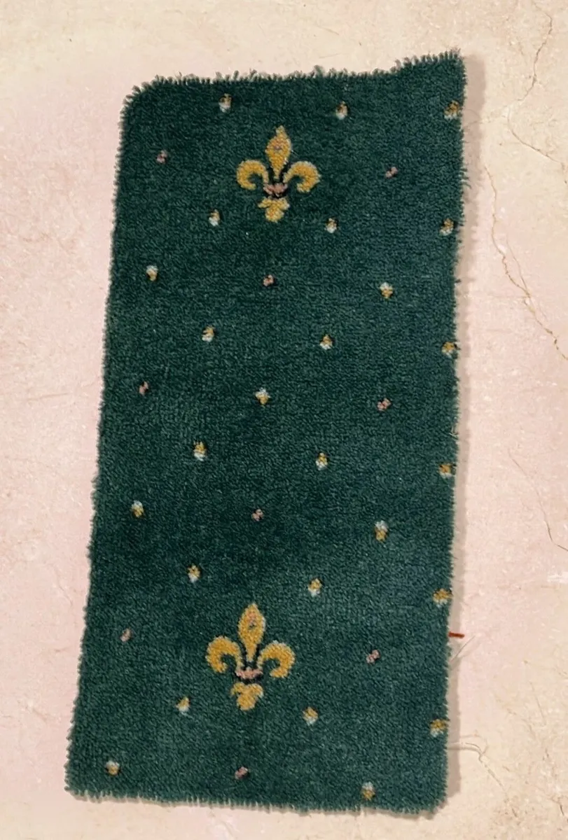 Carpet-Dark Green with Gold Fleck -11ft x 11 ft9" - Image 3