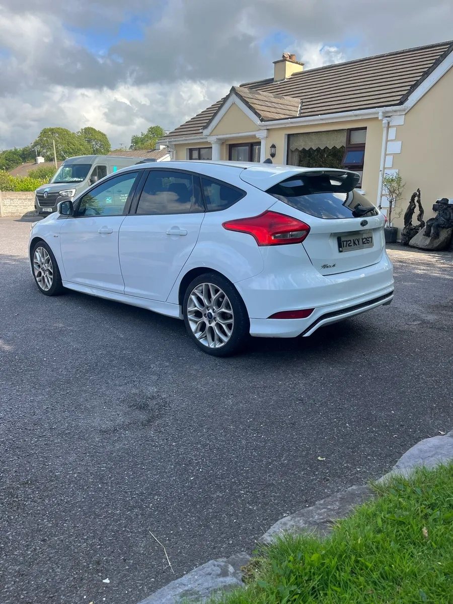 2017 172 Ford focus st line - Image 4