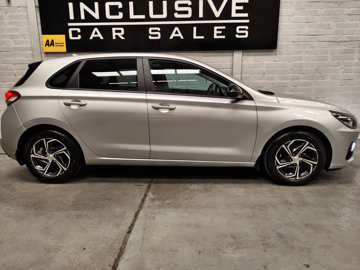 Hyundai i30 2021 1.0 DELUXE SPEC EXTRAS - Image 4