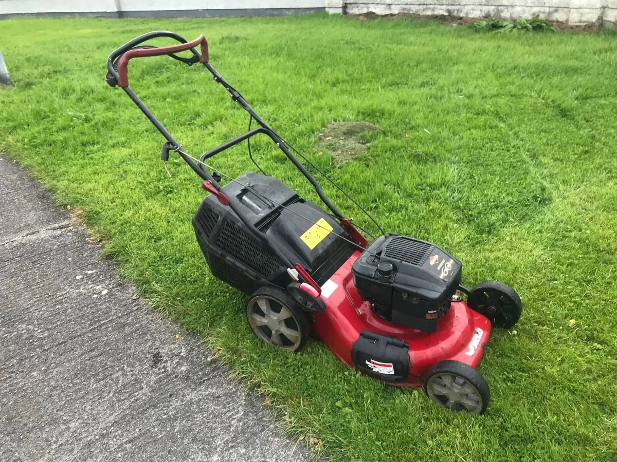 Briggs and stration Self drive lawnmower - Image 4