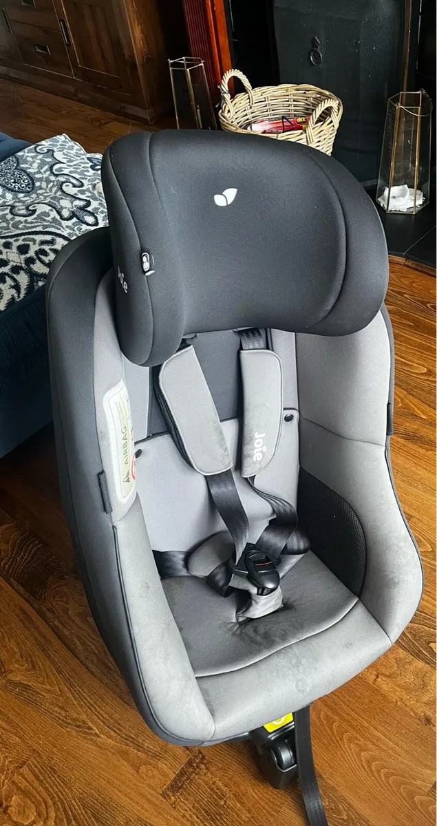 Joie 360 spin car seat - Image 1