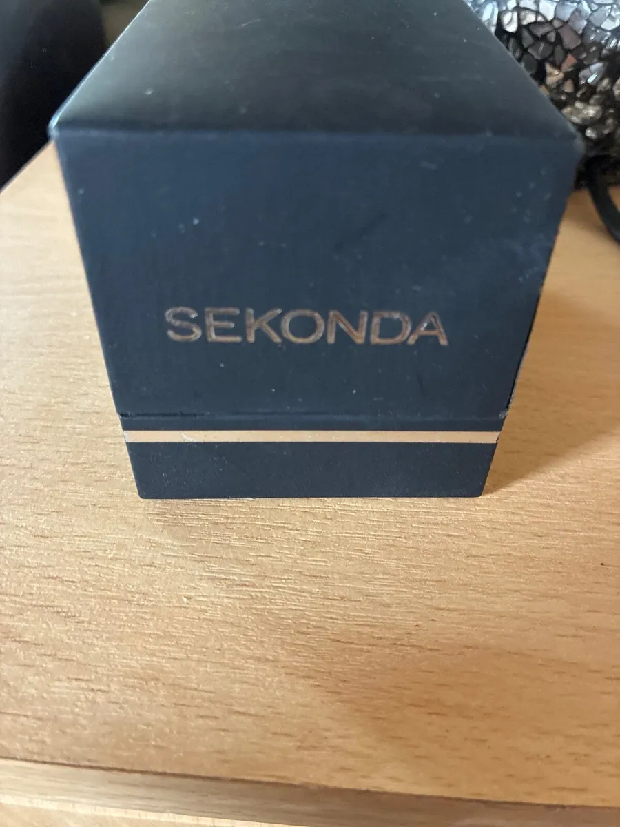 Sekonda ladies watch - Image 2