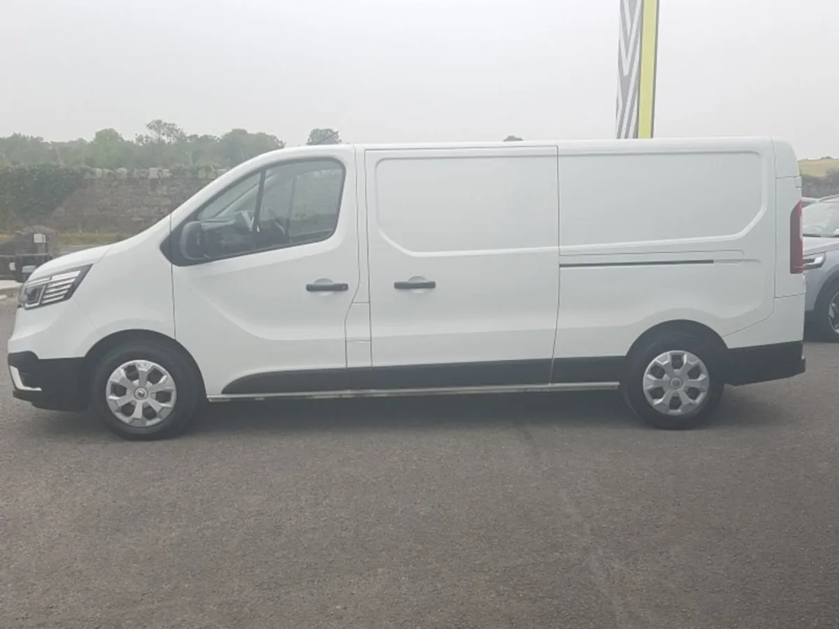 Renault Trafic 222CW333 - Image 4