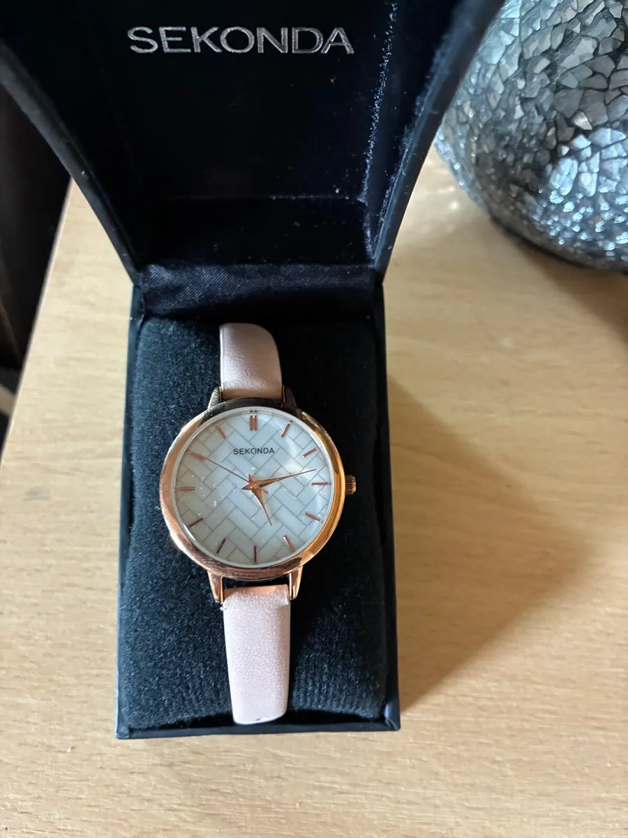 Sekonda ladies watch - Image 1