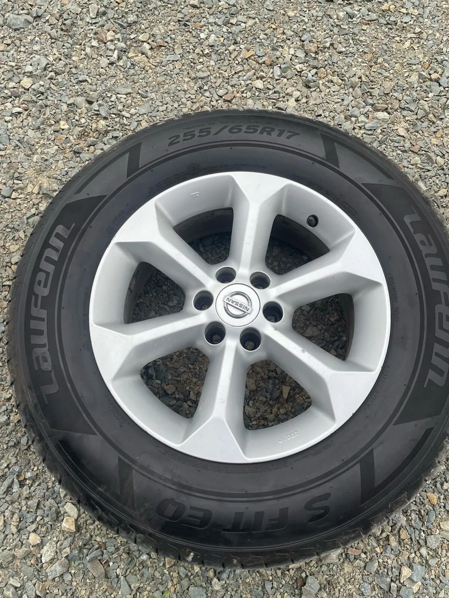 Nissan navara alloy wheels tyres - Image 1
