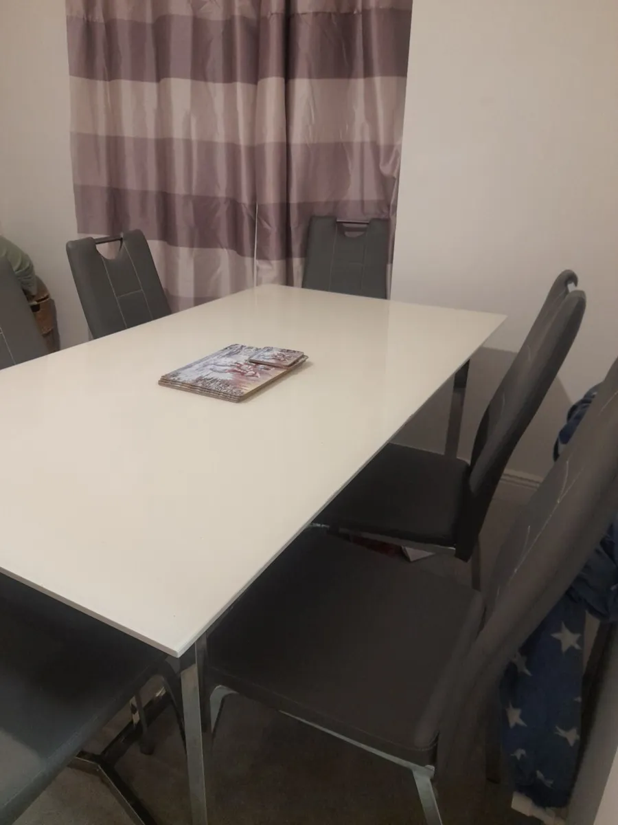 Dining table and chairs - Image 3