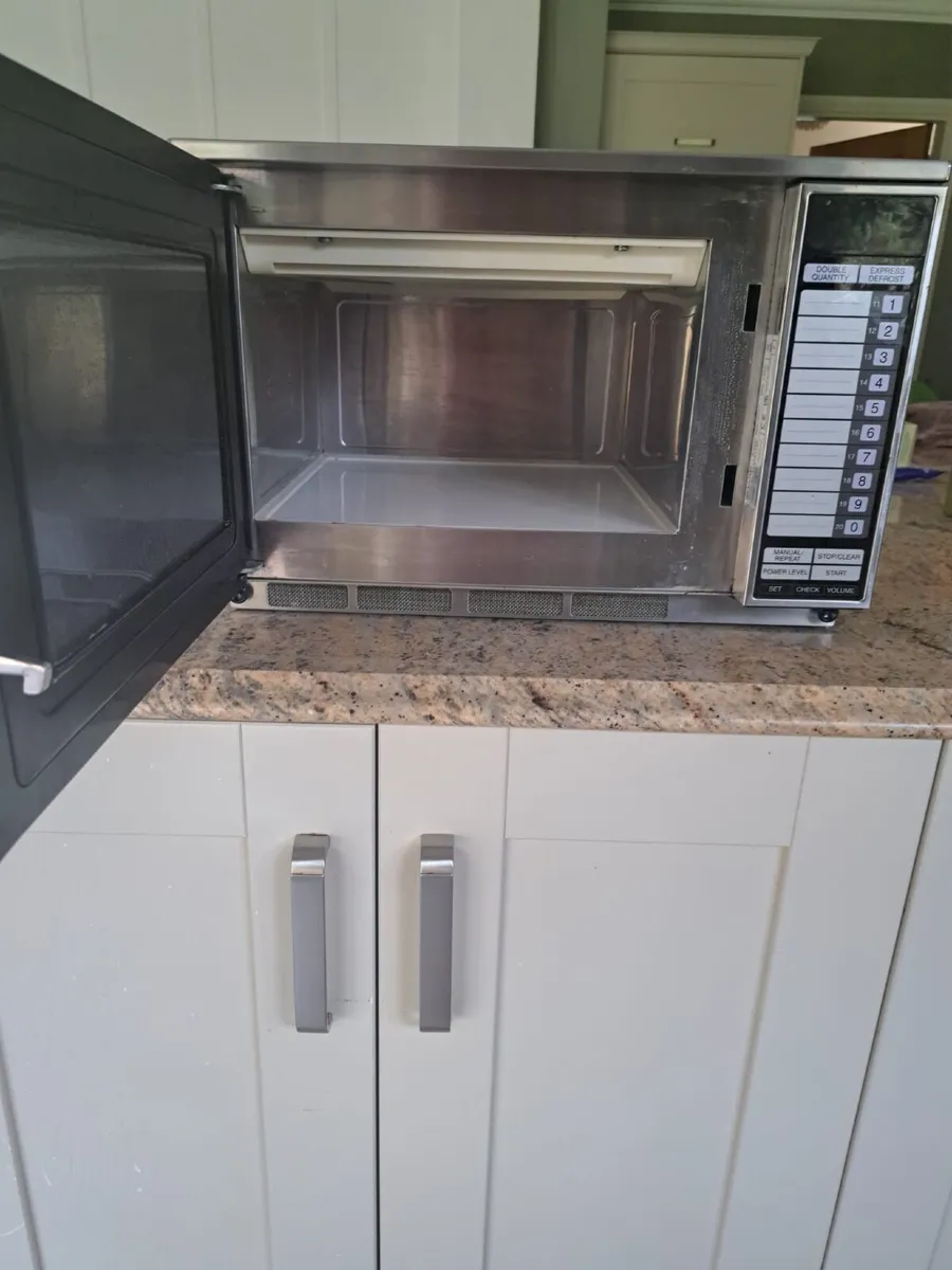 Sharp R24AT Stainless Steel Microwave - Image 4