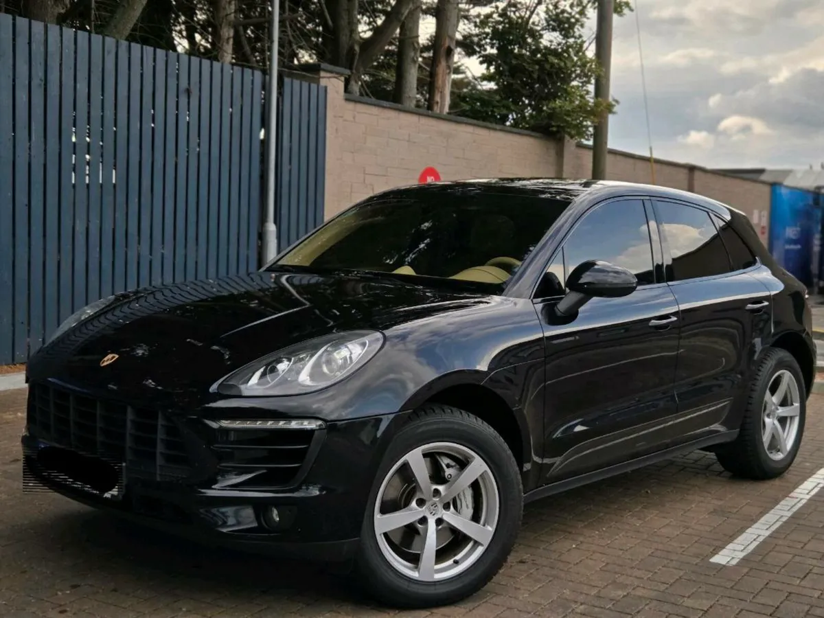 Porsche Macan s - Image 2