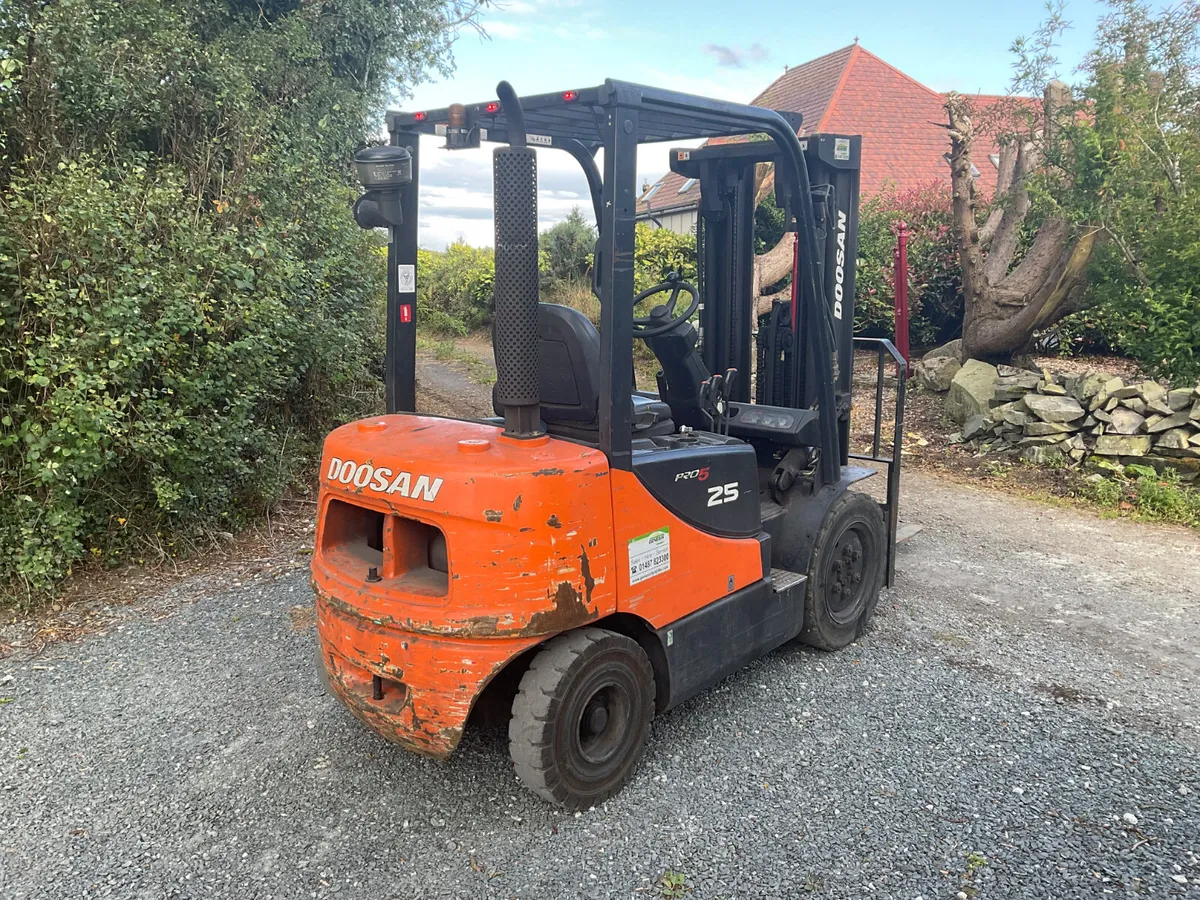 FORKLIFT - Image 3