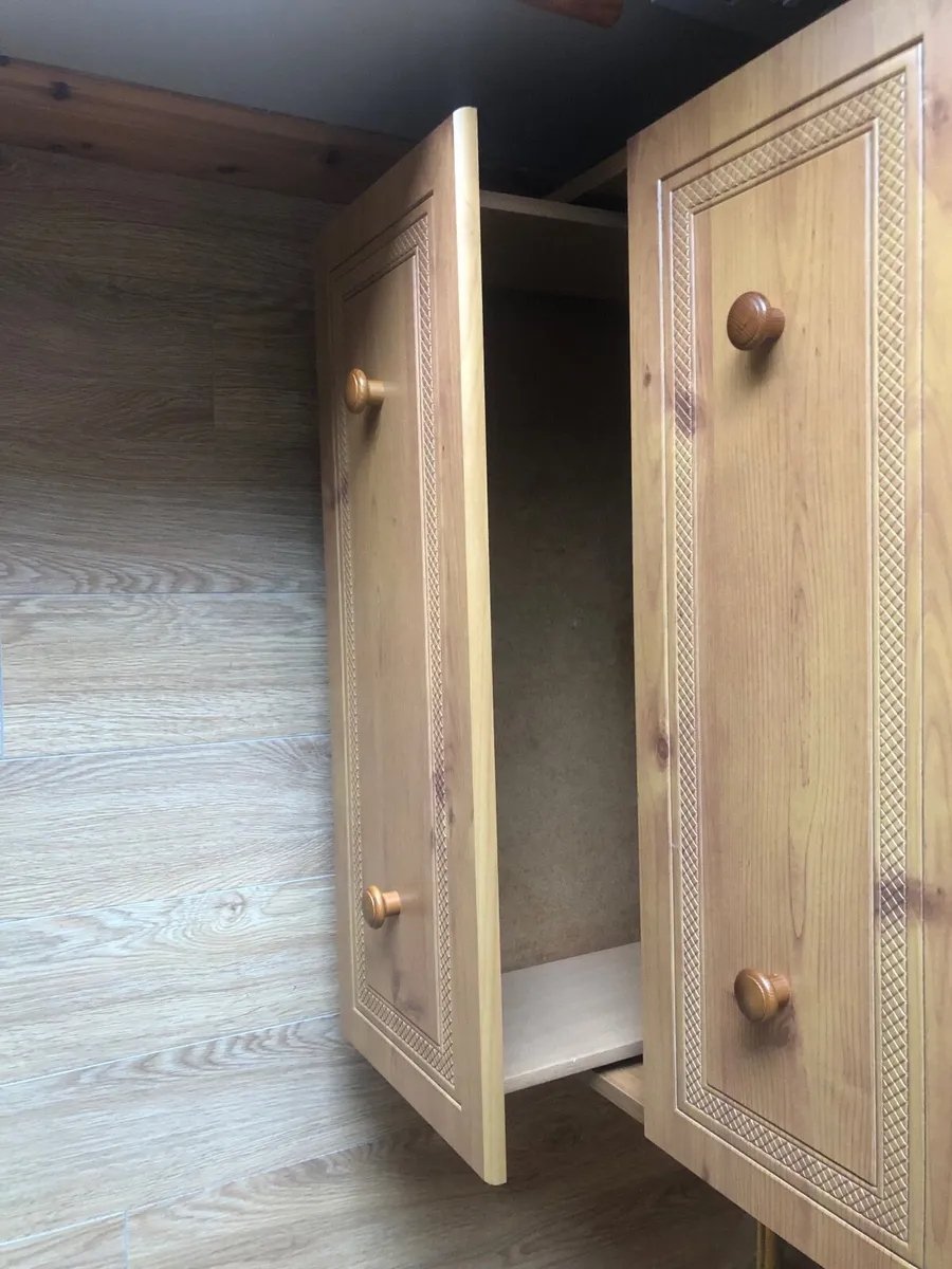 Chest of drawers - Image 2