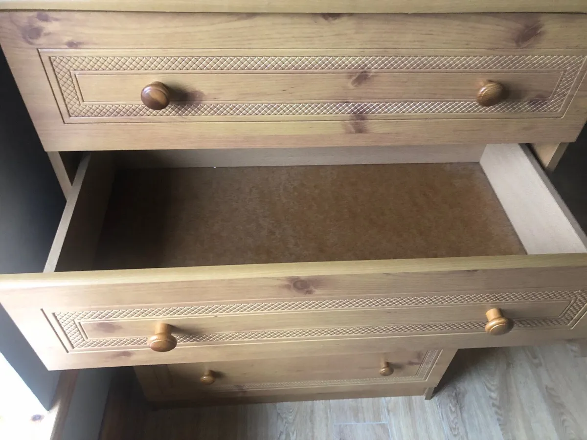 Chest of drawers - Image 3