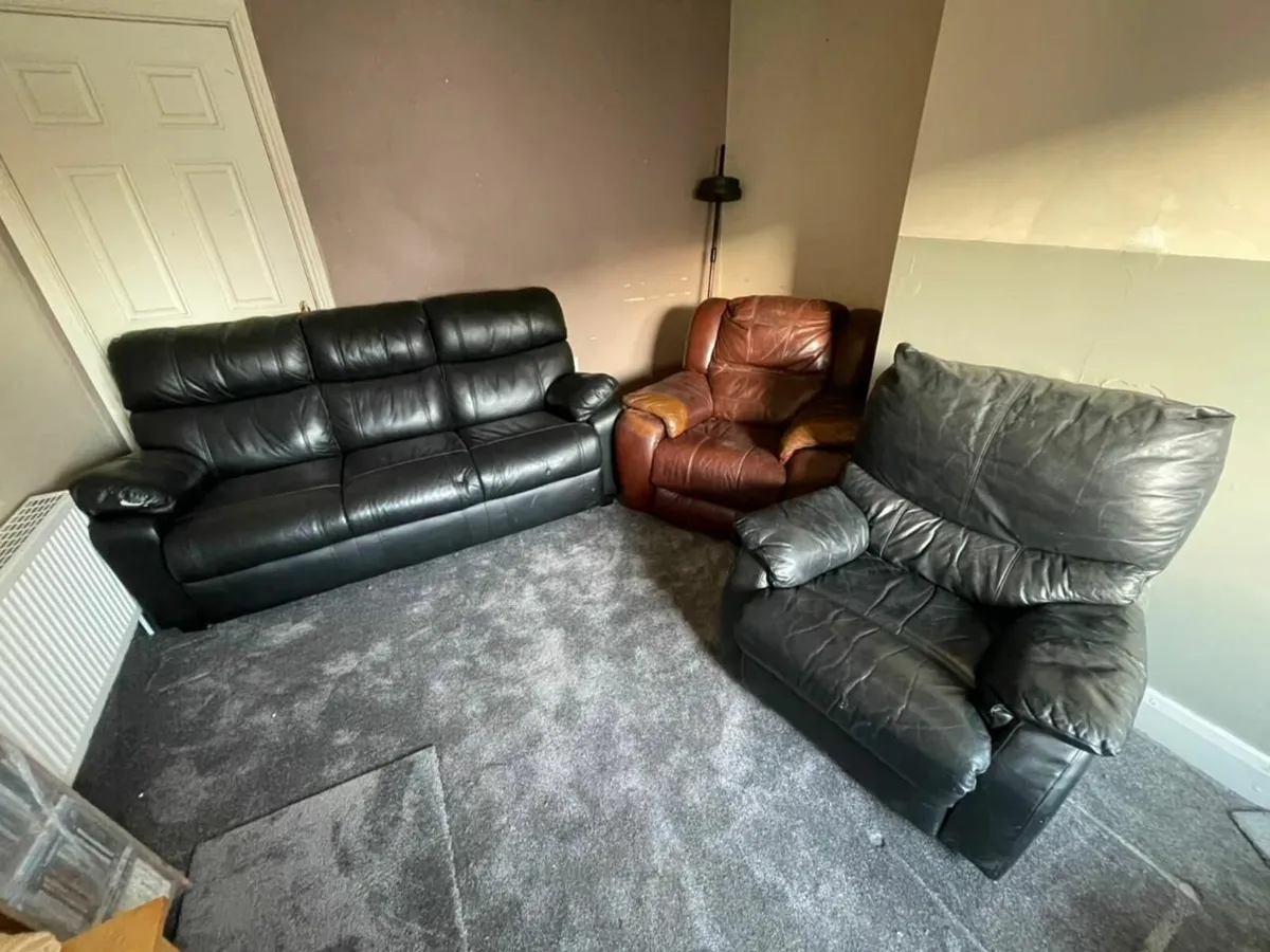 couch - Image 2