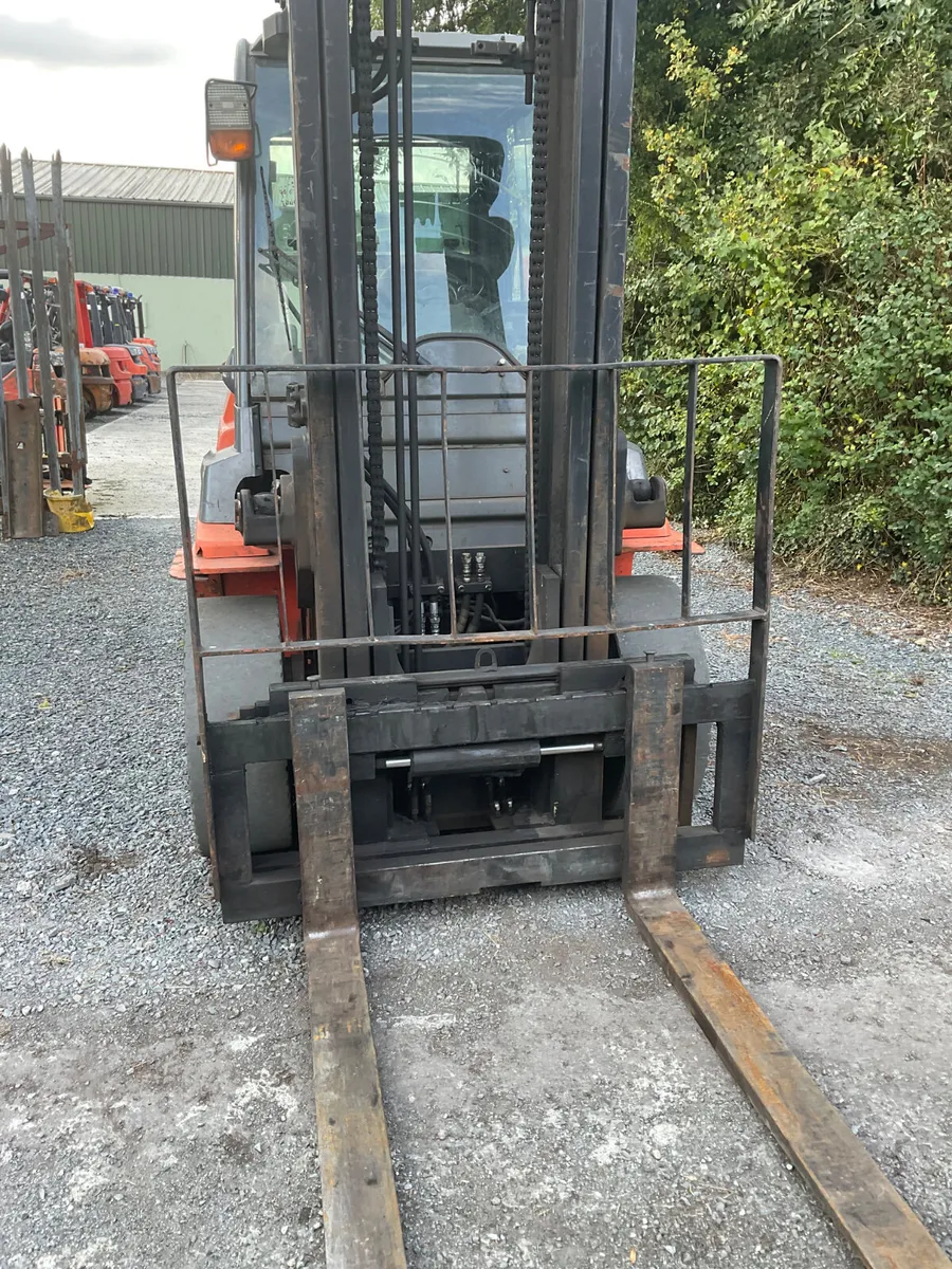 FORKLIFT - Image 2
