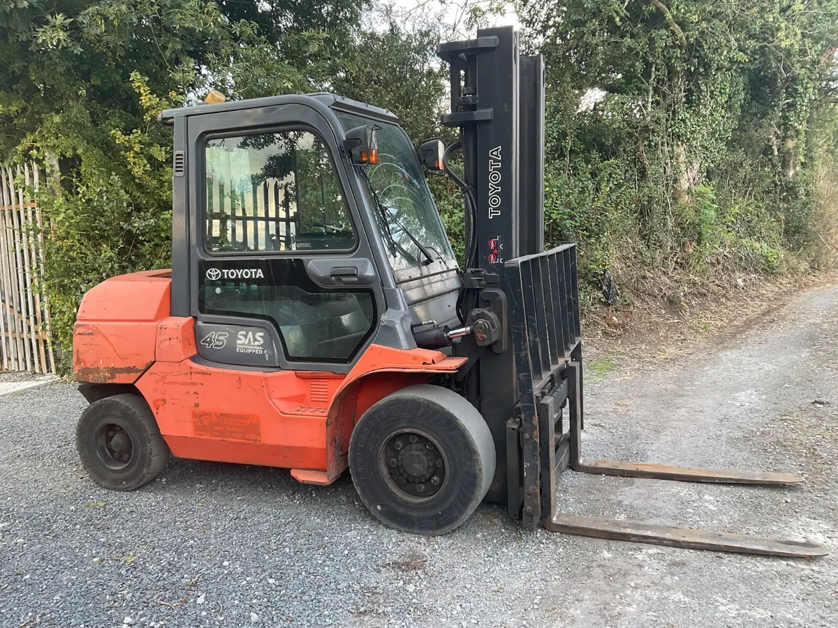 FORKLIFT - Image 3