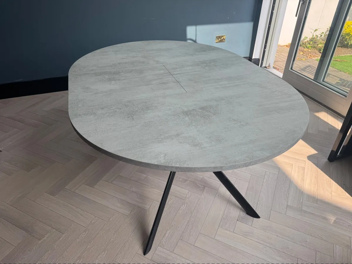Dining table and chairs - Image 2