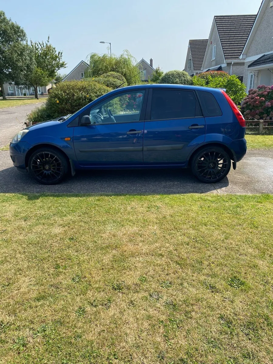 Ford fiesta - Image 2