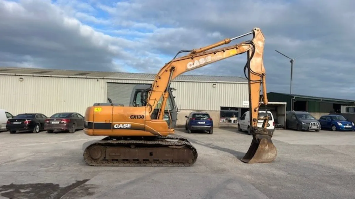 2001 Case CX130 - Image 1