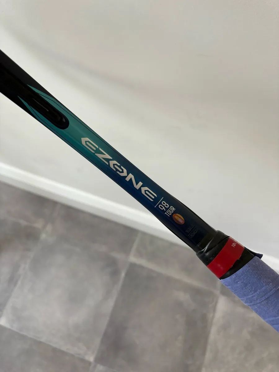 Yonex E-zone 98 Tour x2 - Image 3