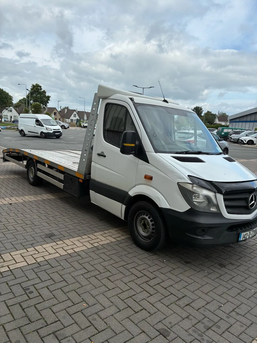 Mercedes Sprinter Recovery Truck - Image 2