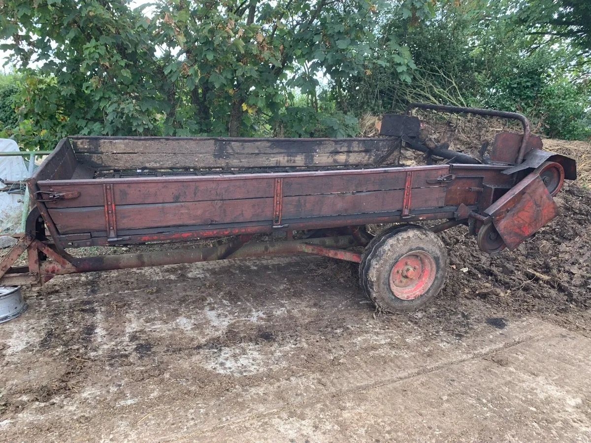 JF dung spreader - Image 1