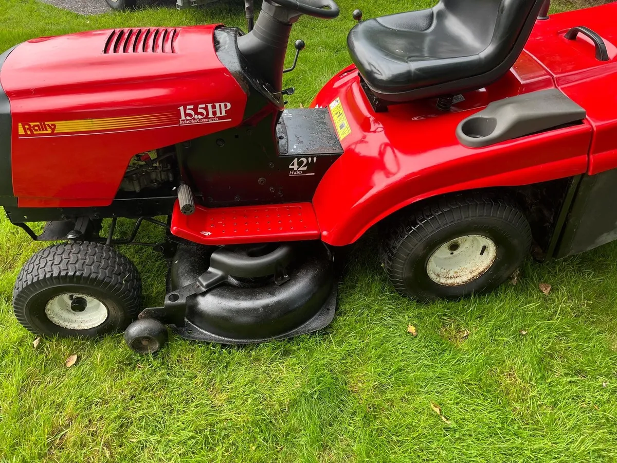 Ride on Tractor Lawnmower - Image 2