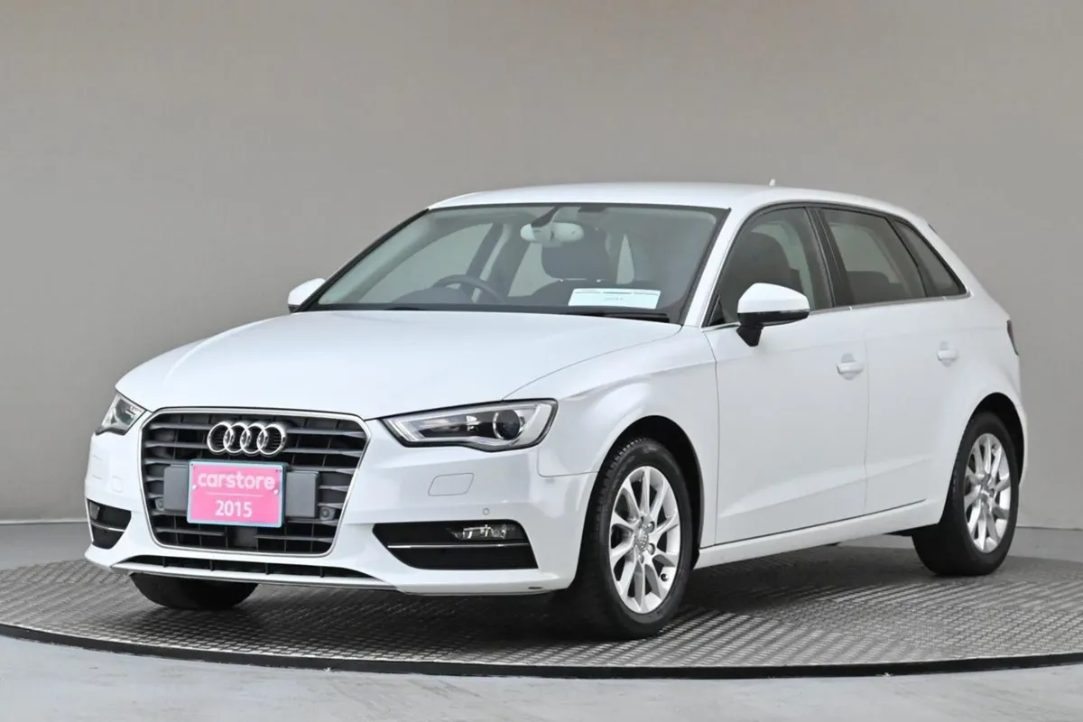 Audi A3 1.4 Tfsi S-tronic 5DR  reverse Cam park S - Image 3