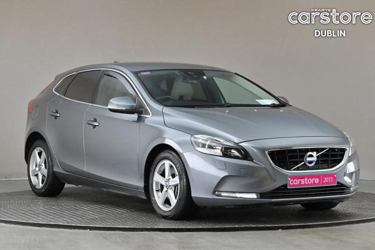 Volvo V40 2.0 D2 SE 120BHP Geartronic  full Beige - Image 1