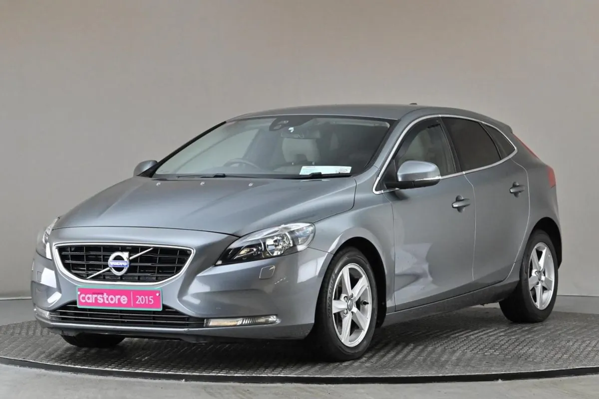 Volvo V40 2.0 D2 SE 120BHP Geartronic  full Beige - Image 3
