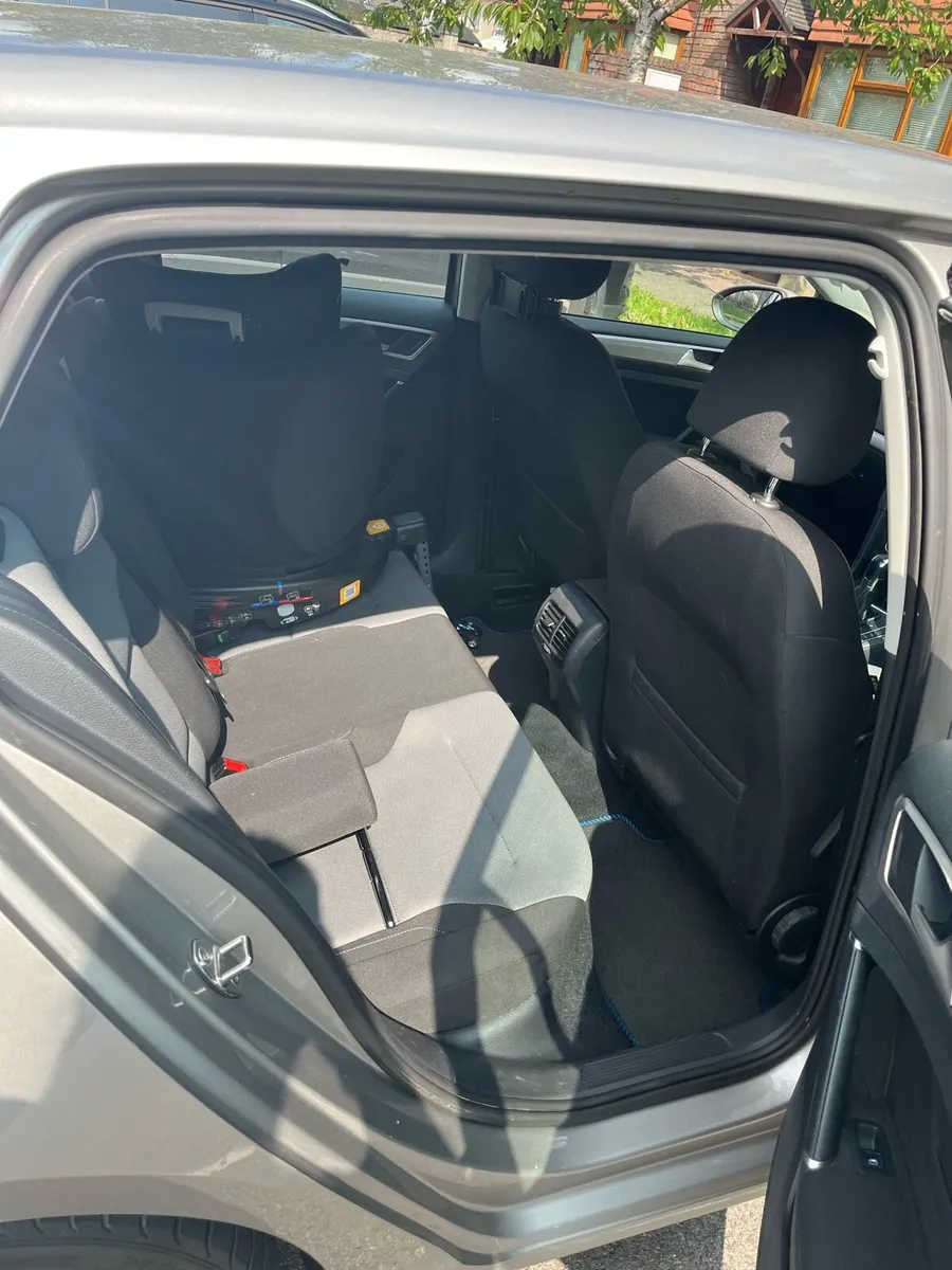 Volkswagen Golf - Image 4