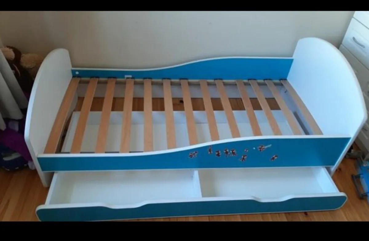 Bed - Image 2
