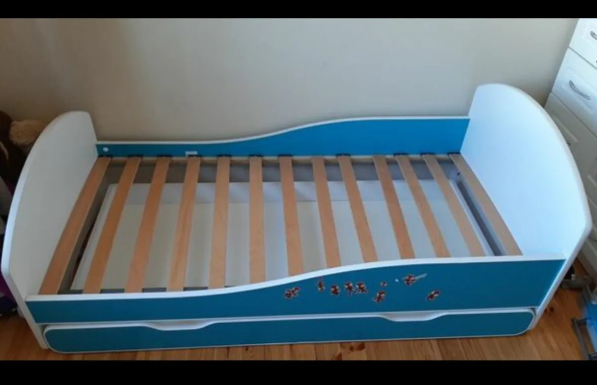 Bed - Image 3